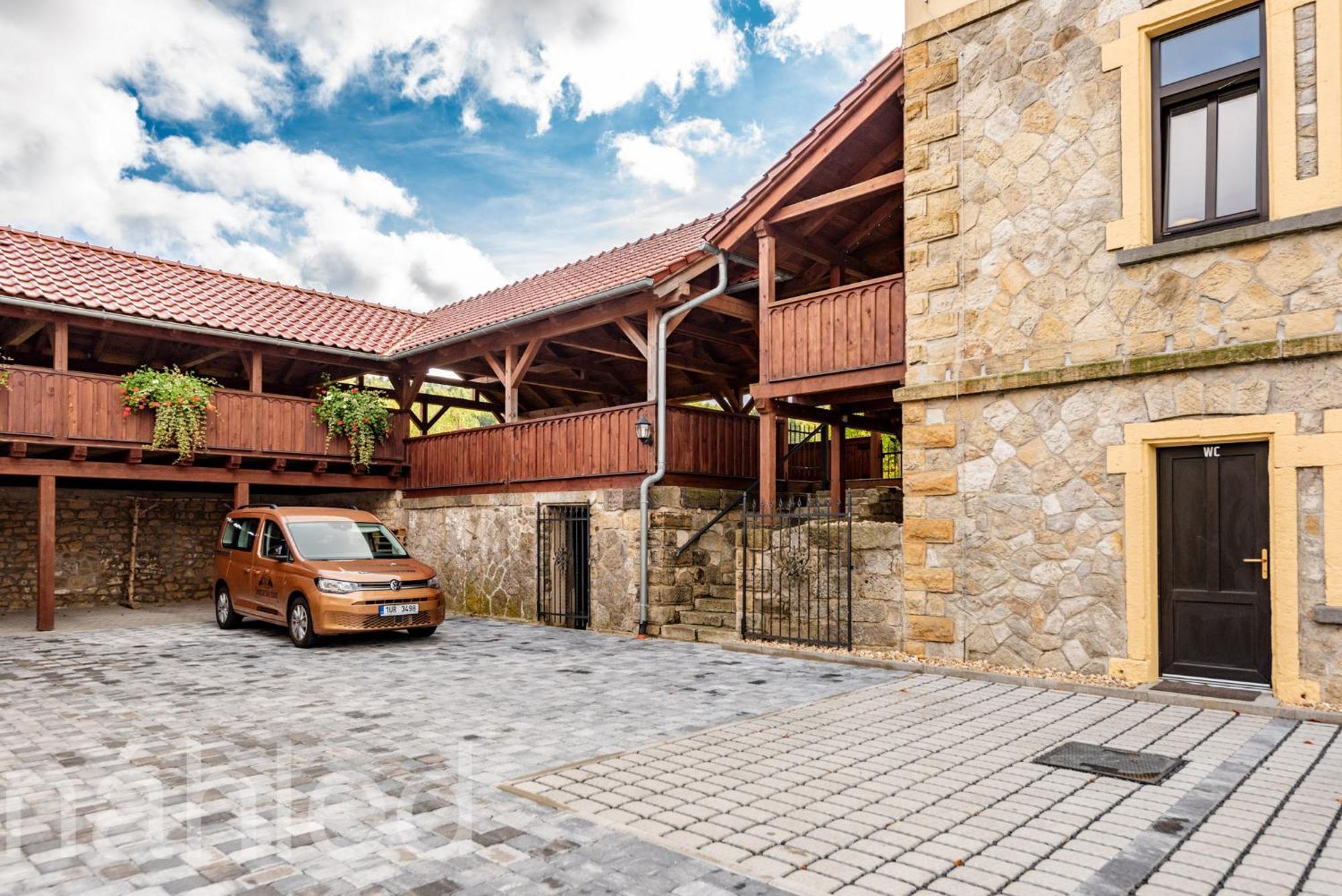 Hotel Svycarsky Dum Sneznik Bagian luar foto